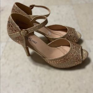 🌟Femi Gold beaded heels 🌟